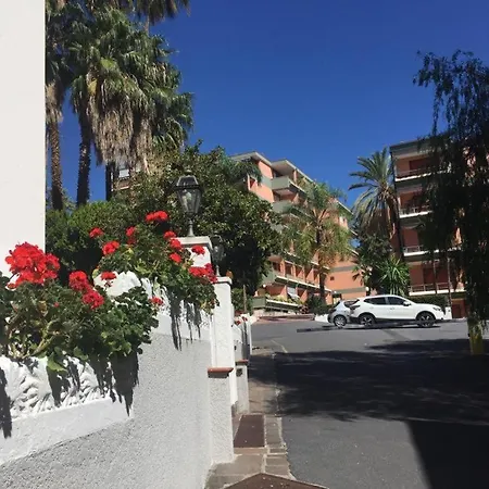 Petit Avec Classe * 圣雷默