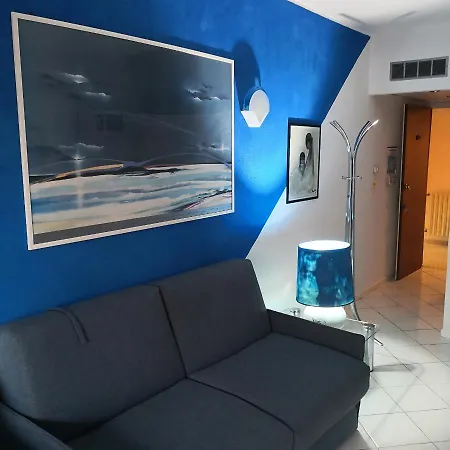 Petit Avec Classe 圣雷默